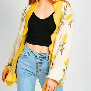 DAVI & DANI Yellow and Cream Floral Cardigan